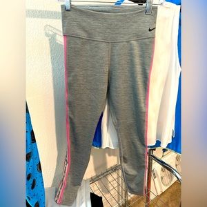 Nike leggings size small